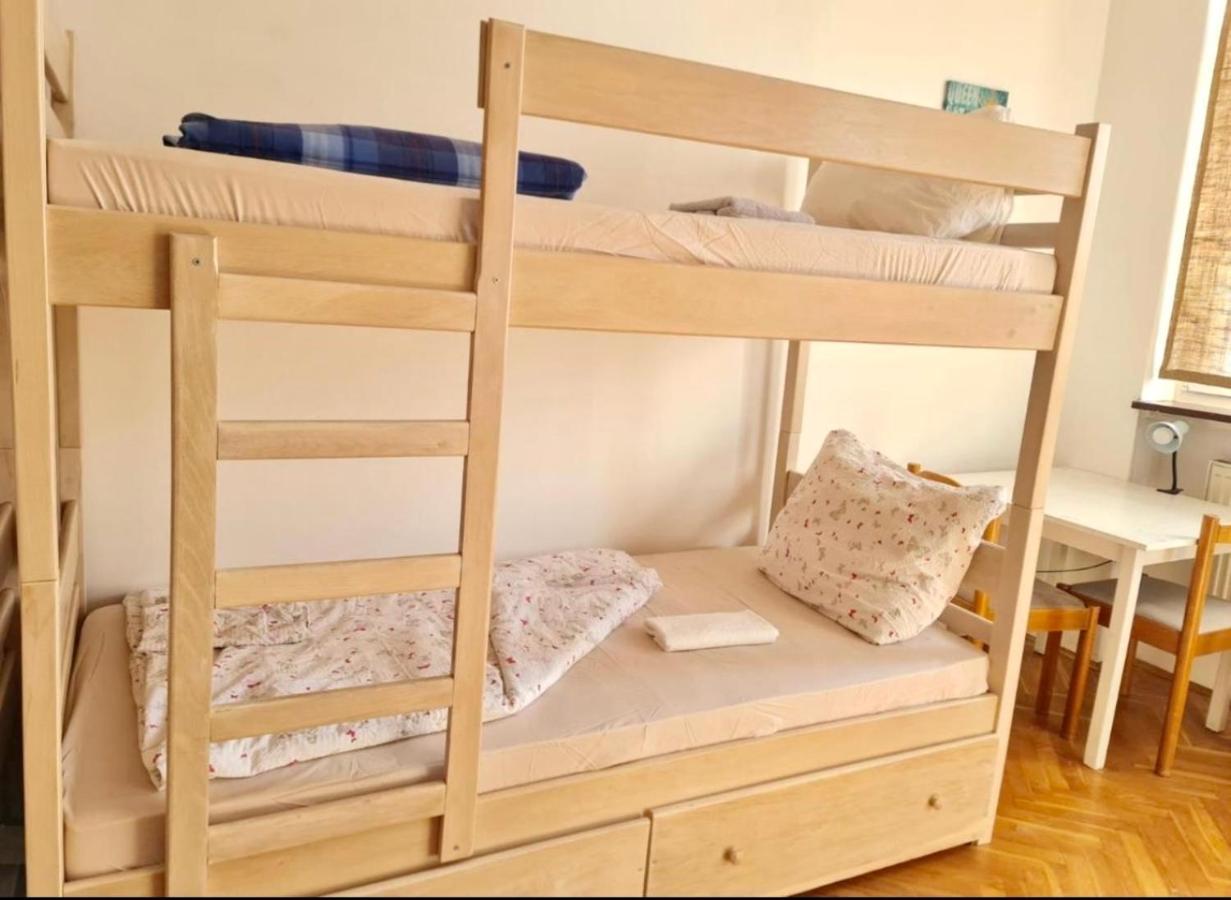 Bishnu Hostel ザグレブ エクステリア 写真