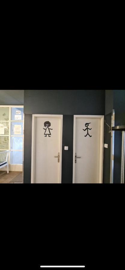 Bishnu Hostel ザグレブ エクステリア 写真