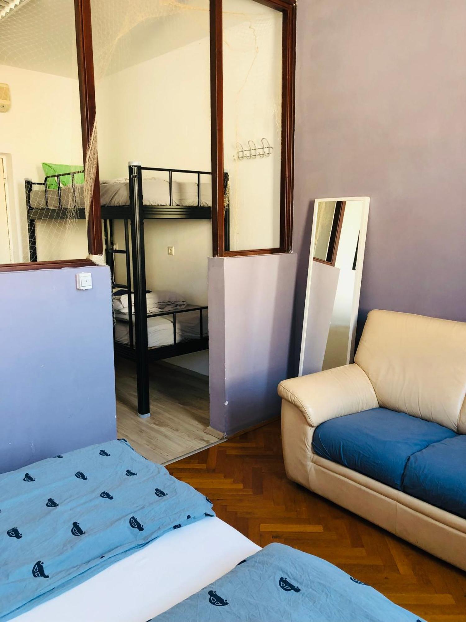 Bishnu Hostel ザグレブ エクステリア 写真